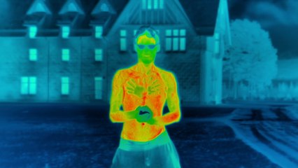 Thermal Camera shows how you lose Heat under cold Temperatures waiting shirtless
