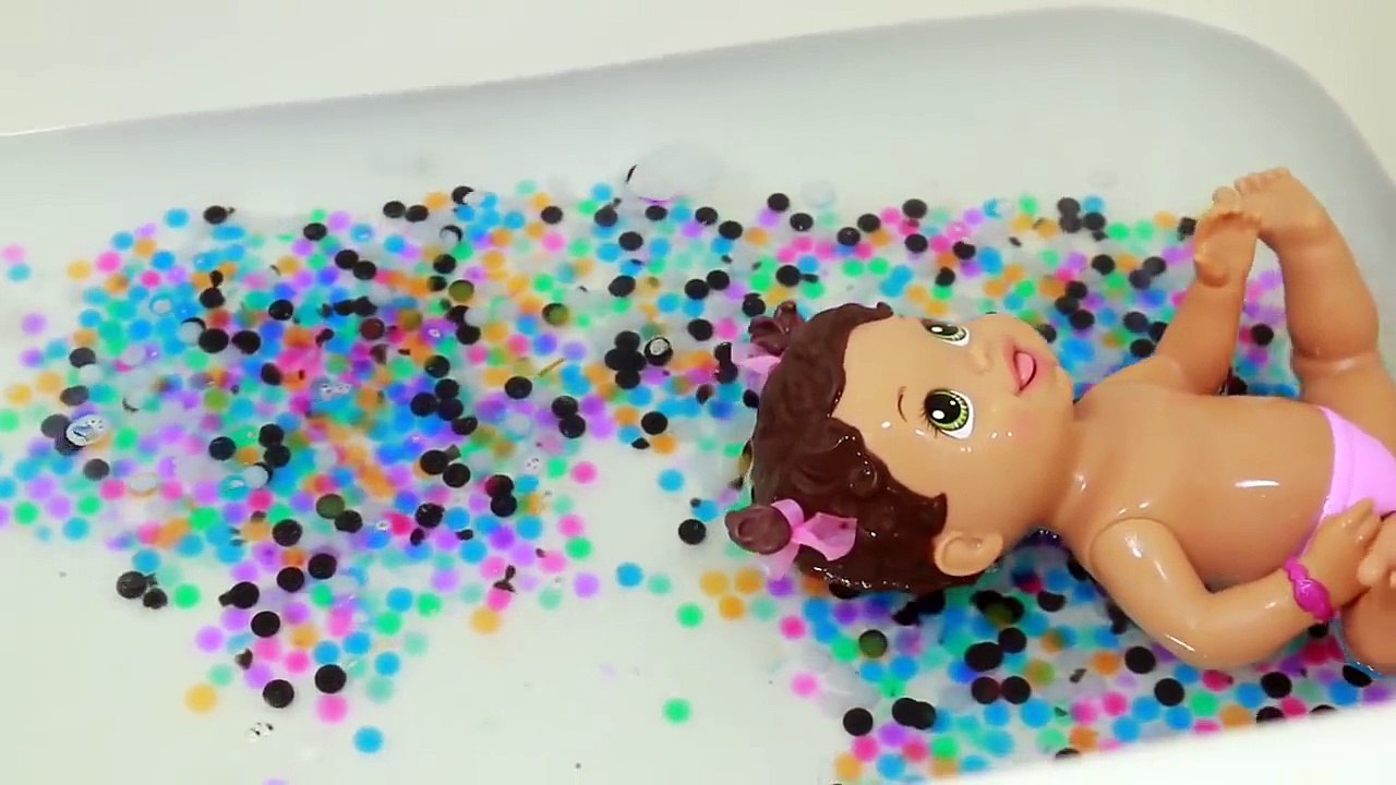 Baby Alive MESSY BABY Surprise BATH Tub Orbeez Pool COMPILATION VIDEOS Finger PAINT Crayola