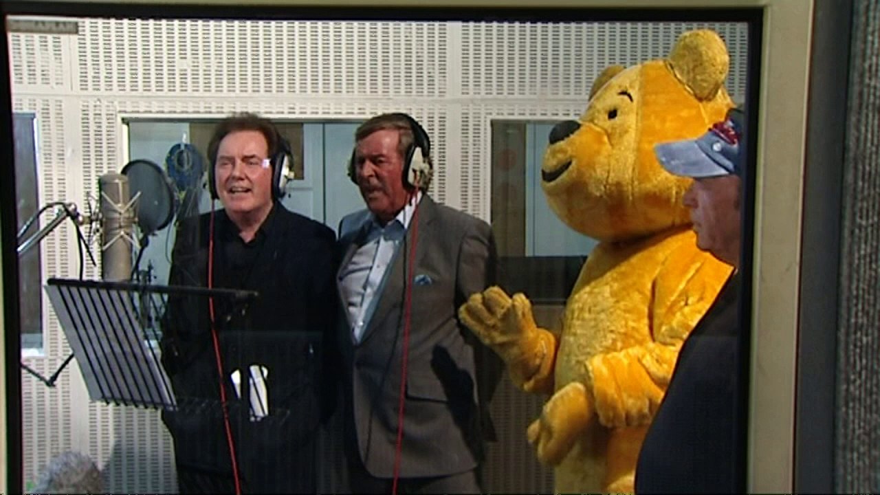 Terry Wogan dies aged 77