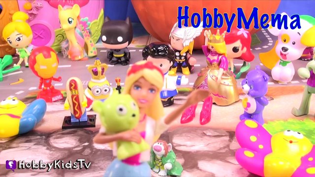 Wizard of Oz SURPRISE Pumpkin! Dorothy + Munchkins SING HobbyKidsTV