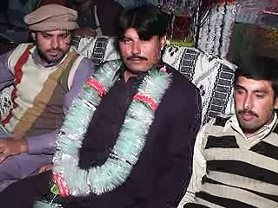 Beautiful Desi Girl Dance-Mujra In A Wedding Party -Leaked Video -