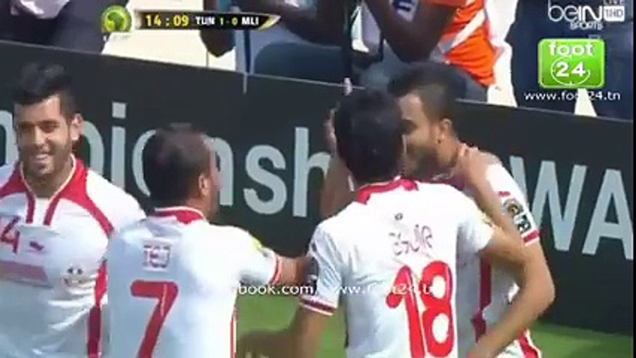 الأن هدف إفتتاح النتيجة للمنتخب التونسي من أقدام منصر في مرمى مالي على طريقة ميسي