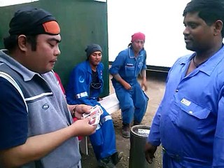 Filipino show his talent to indian guy