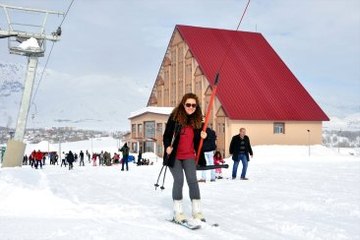 Tunceli'de 4,5 Milyon Liralık Pistte Kayak Keyfi