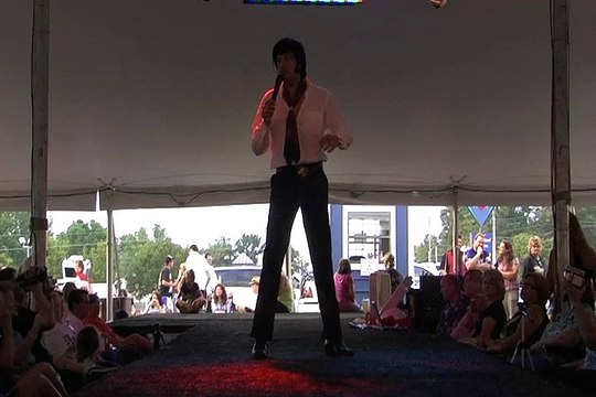 Mark Rio sings 'Don't Be Cruel' Elvis Week 2011