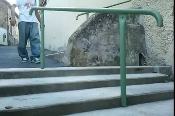 30 marches d'escalier sur les mains