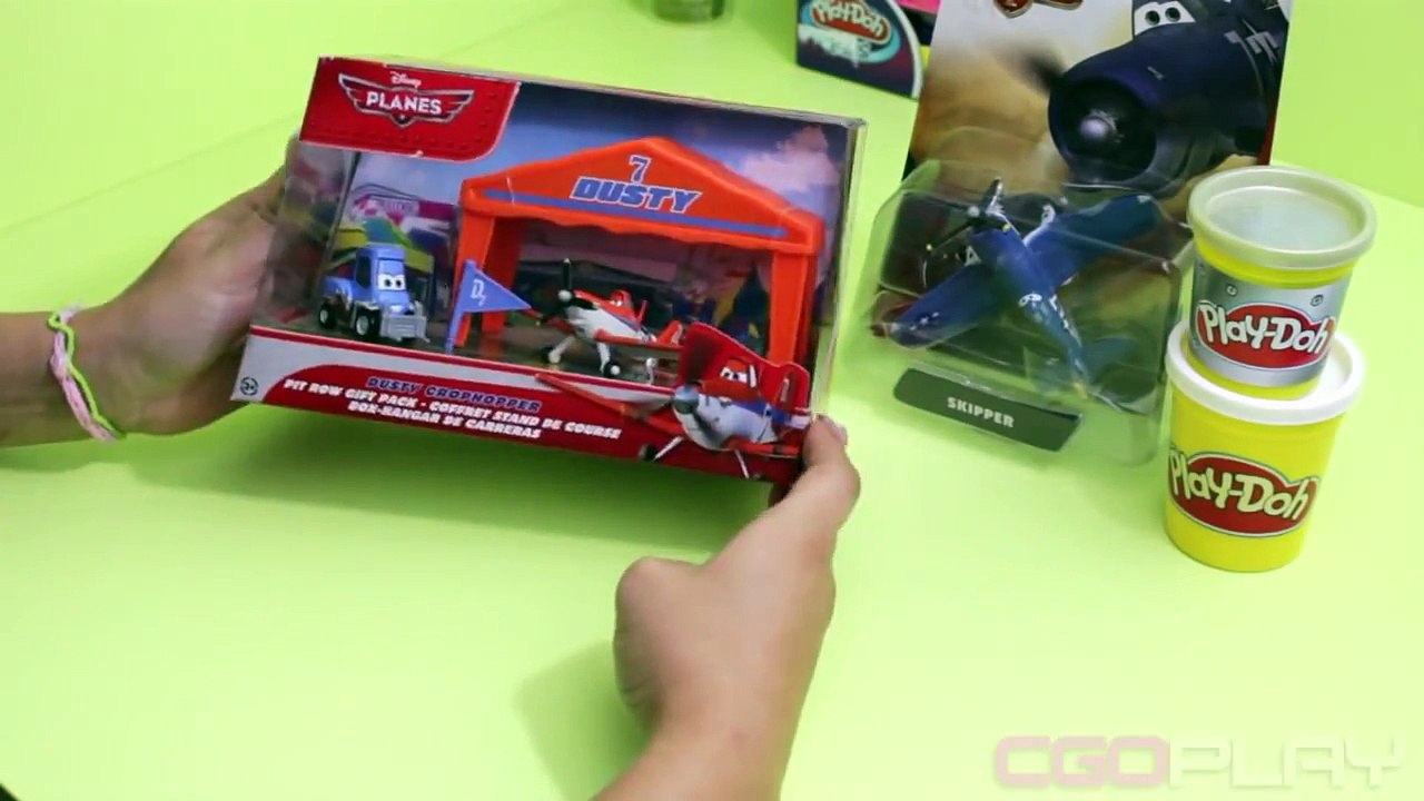 ♥ Play-Doh Disney Planes 2 Fire & Rescue Runway & Dusty Garage (Planes 2 PlayDoh Playset for Kids)