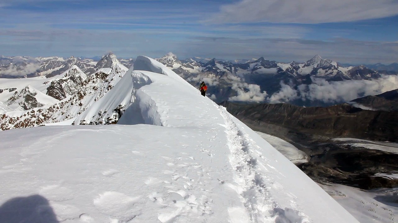 Arrivée au sommet du Lyskamm (Suisse, 4527m)