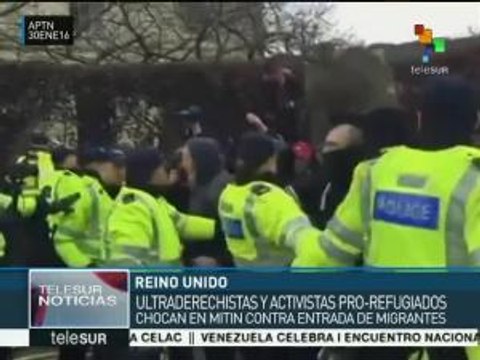 Reino Unido: ultraderechistas y pro refugiados chocan en mitin