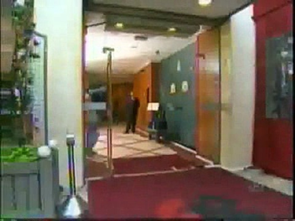 THE ULTIMATE MAGIC GLASS DOOR