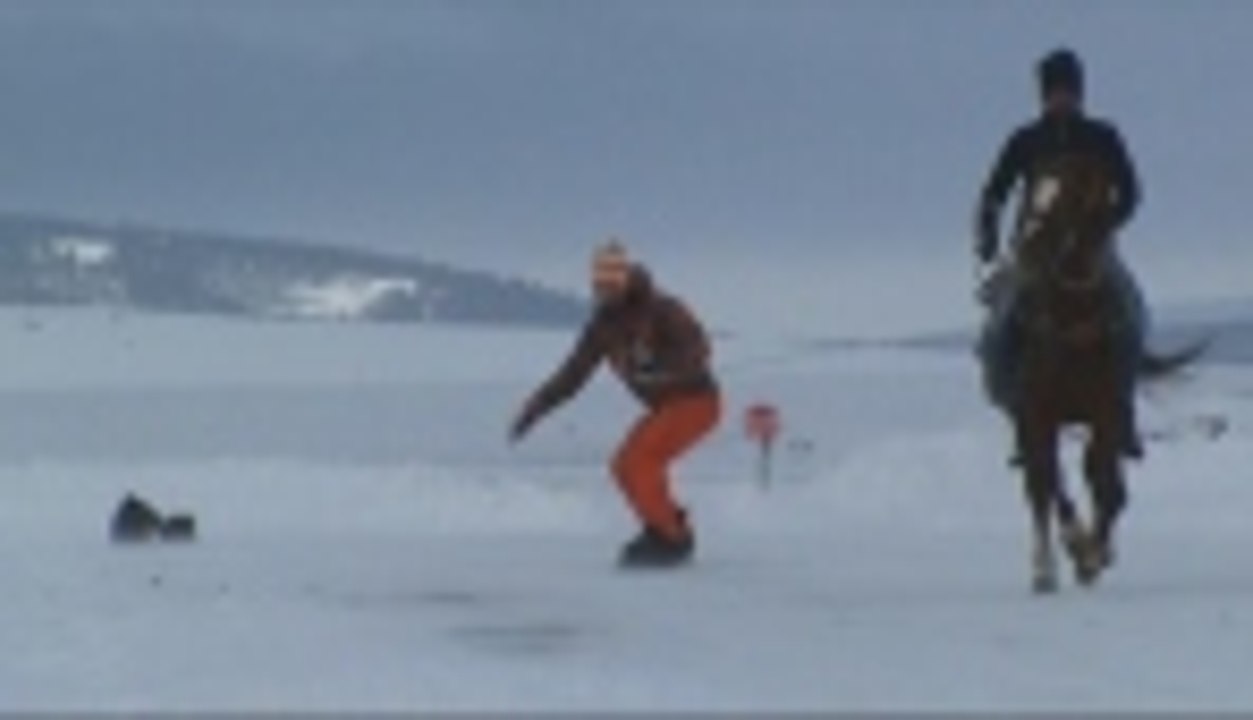 Atlı snowboard
