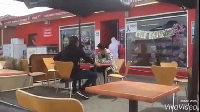 PRIVITI CE SE INTAMPLA CAND APAR TERORISTI ISLAMICI - MORI DE RAS