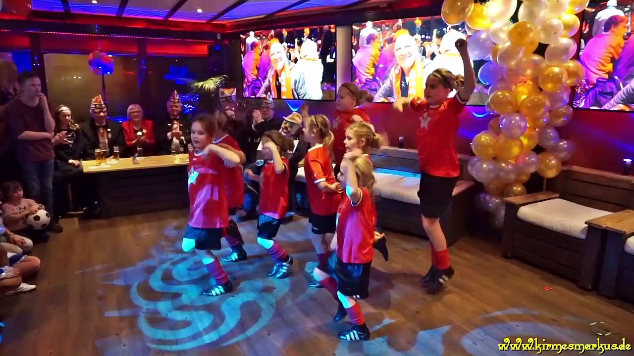 Nubbel Auferstehung im Gleis 7 In Horrem - Auftritt der Little Stars der KG Kutt-erop v. 1935 e.V. - Clip by kirmesmarku