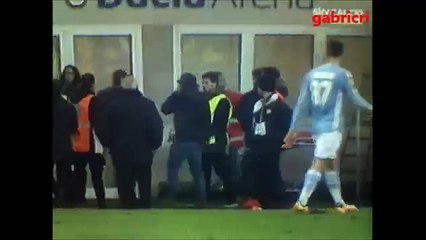 Udinese Lazio 0 0 - Rissa a bordo campo dopo l'espulsione di Matri