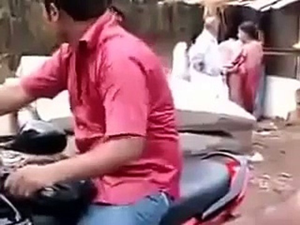 Funny WhatsApp Video Which Will Make You Laugh