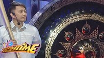 It's Showtime: What goes in Jhong's mind when he hits the gong?
