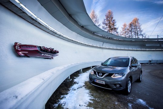 Nissan fabrica un bobsleigh de 7 plazas basado en un X-Trail