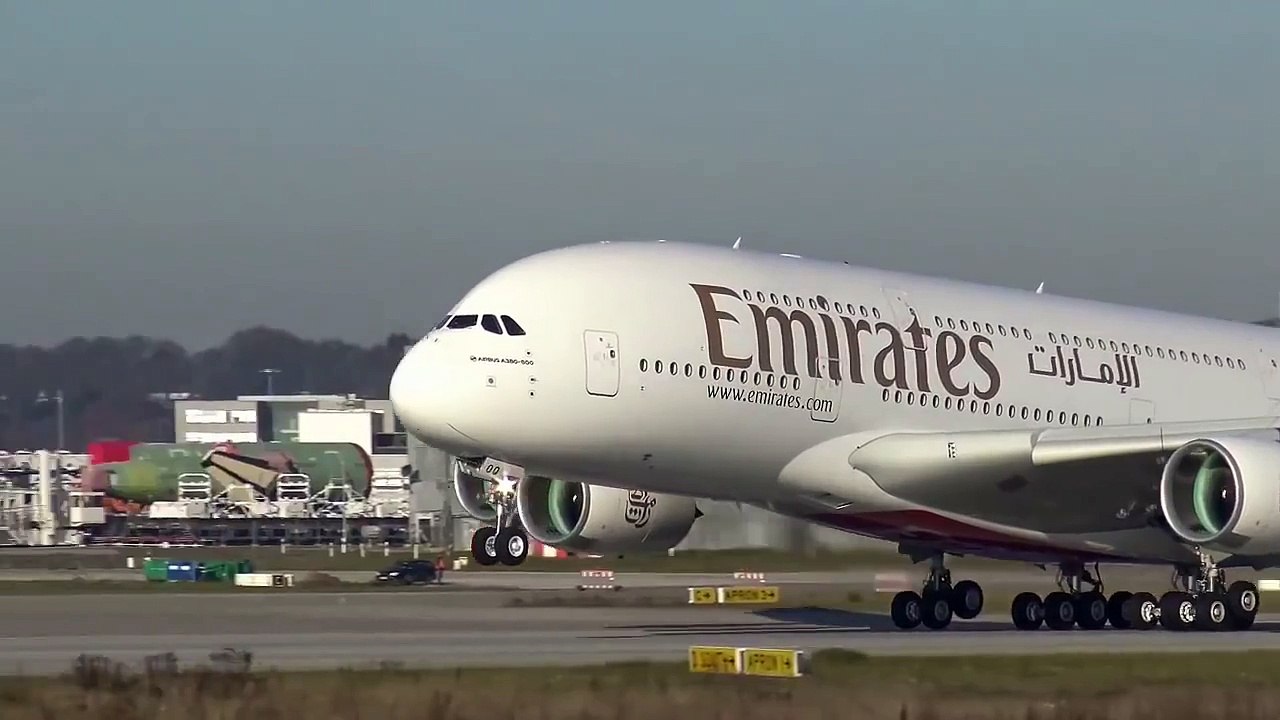 А-380 потрогал полосу и передумал совершать посадку
