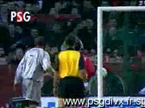 Ronnie superbe coup franc