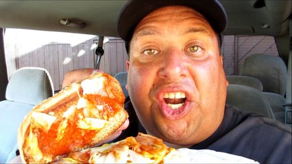 Burger Kings® Extra Long Sriracha Cheeseburger REVIEW!