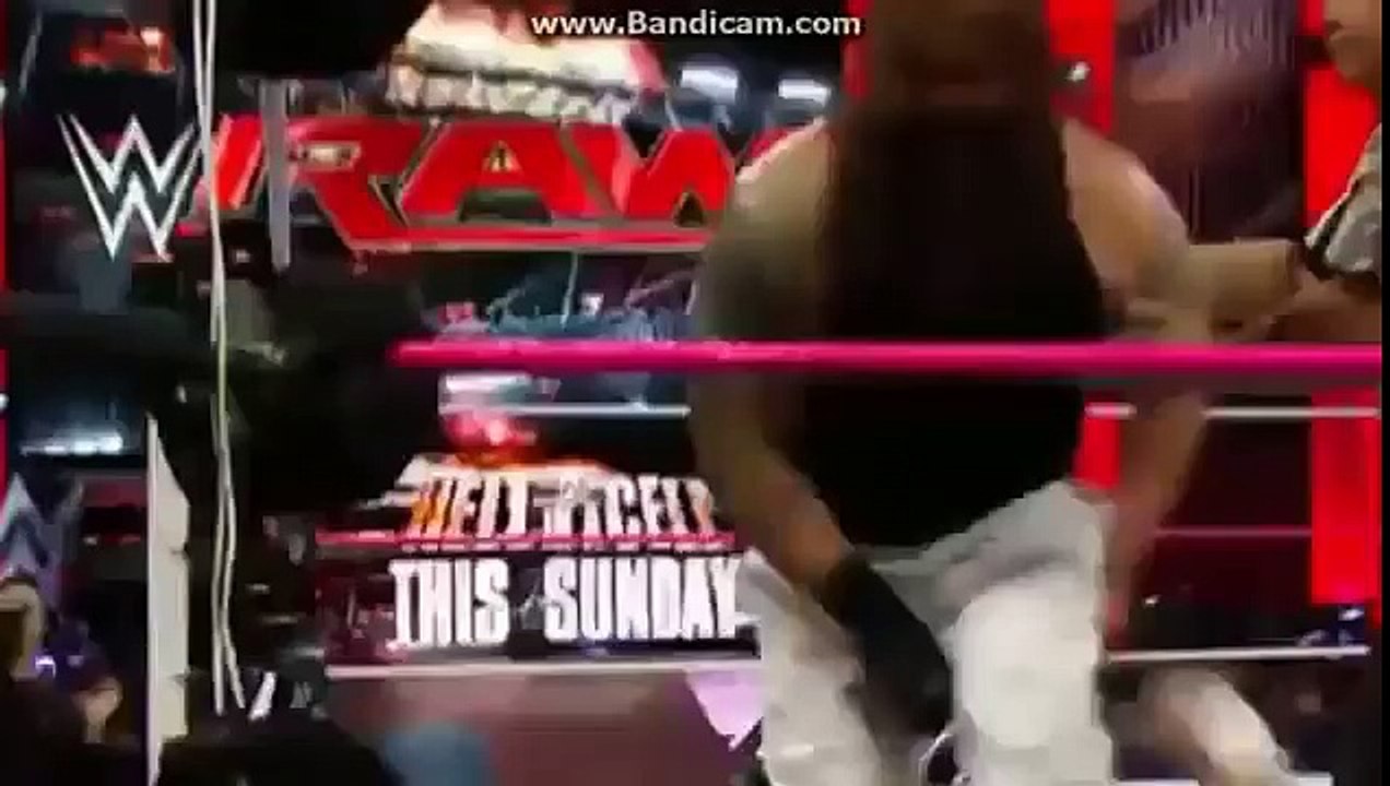 ROMAN REIGNS, DEAN AMBROSE & SETH ROLLINS VS THE WYATT FAMILY: RAW, 10/19/15