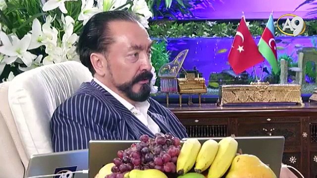 Ahzab Suresi, 19. Ayetin Tefsiri (Münafıkların Bakışlarında Bir Bozukluk Vardır)