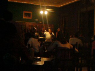Live music in Café Paris, La Habana (Cuba)
