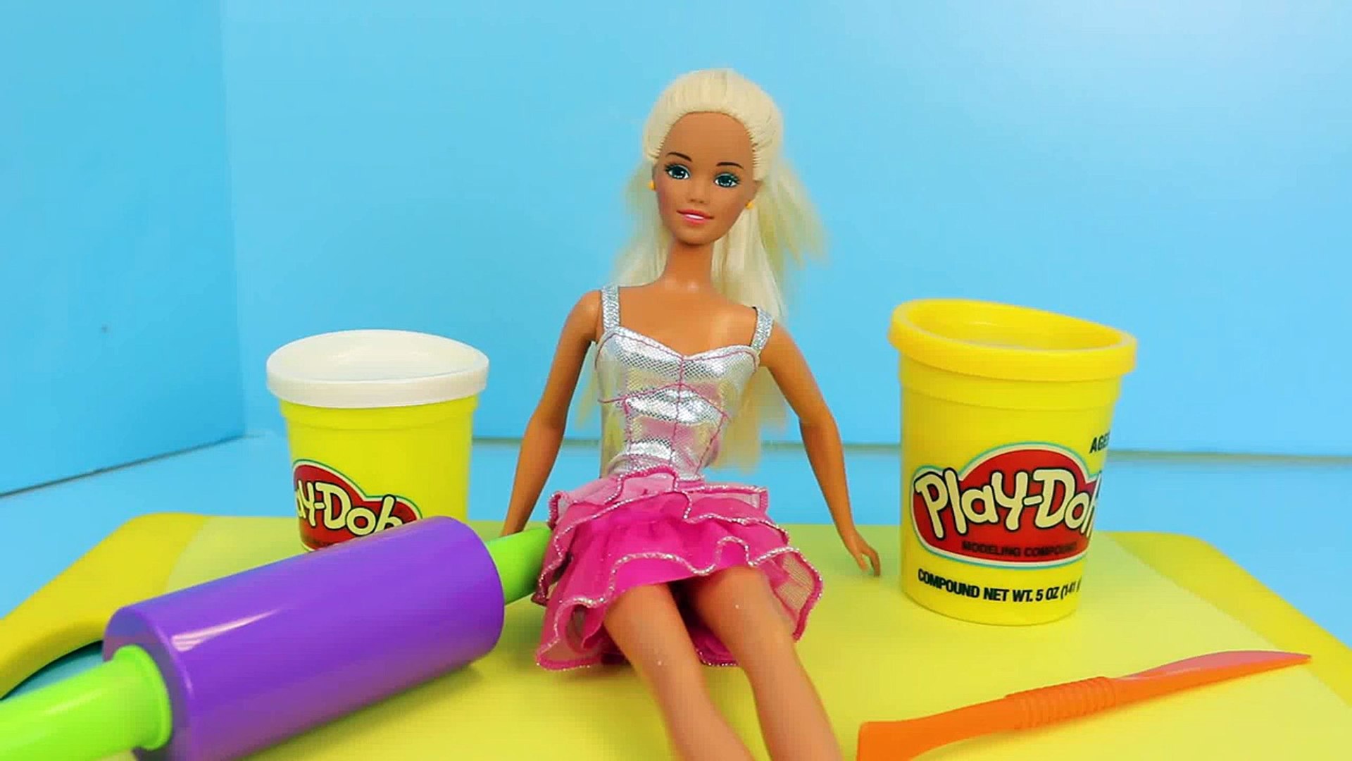 play doh design a dress Play-Doh Disney Princesses Design-A-Dress Boutique Royal Dresses Belle  Rapunzel