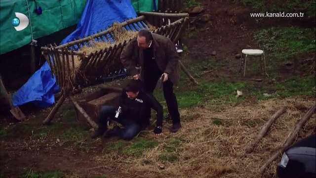 Arka Sokaklar 386. Bölüm - Rıza Baba ve Ali'nin üzerine kurşunlar yağıyor!