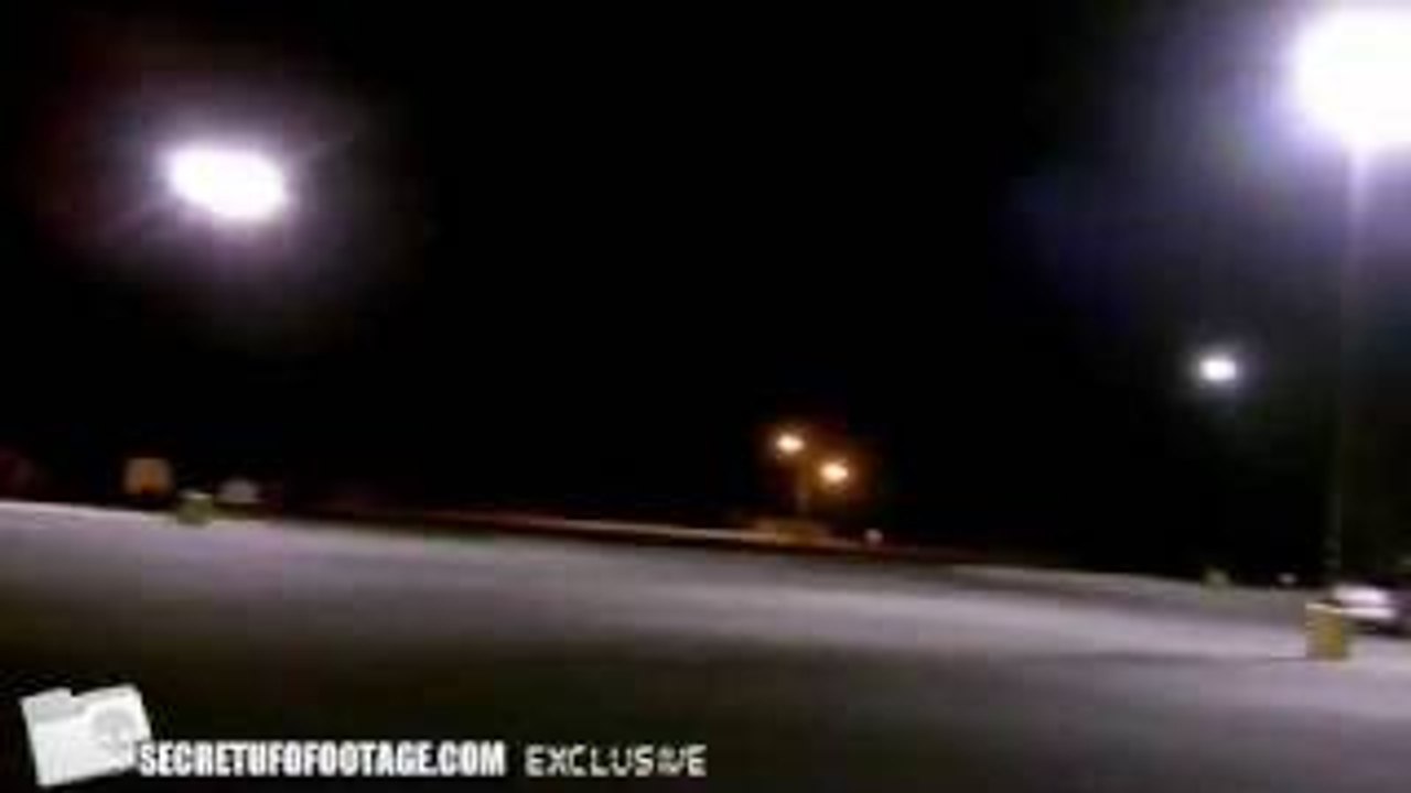 Silent UFO Locked In Sky Over Store Parking Lot - MAJOR Alien Sighting - Coverup