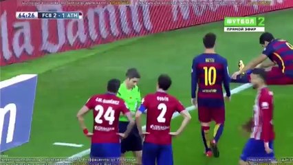 La faute spectaculaire de Diego Godin sur Luis Suarez