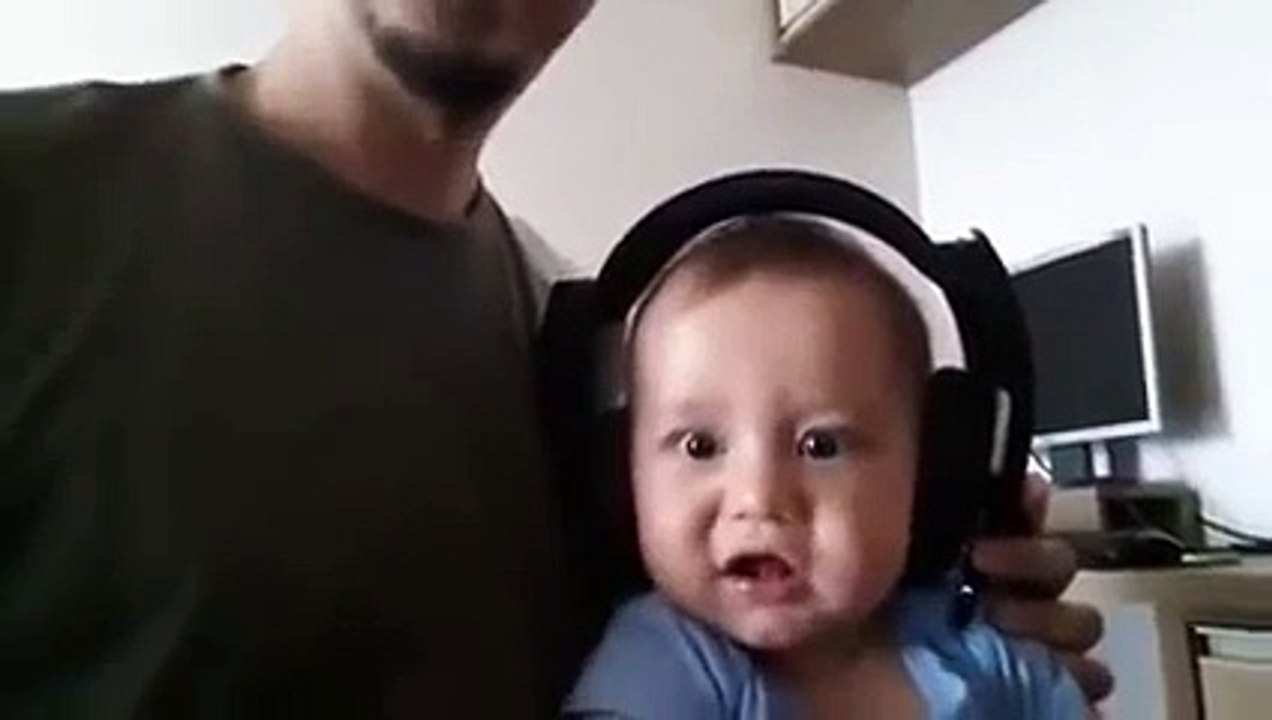 İlk Defa Ezan Sesi Duyan Amerikalı Minik Kız Çocuğu