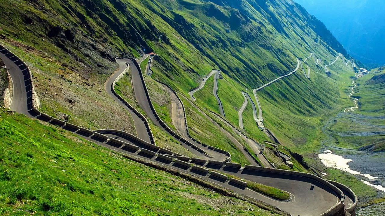 Top 10 Spectacular Roads Must Drive Before Die