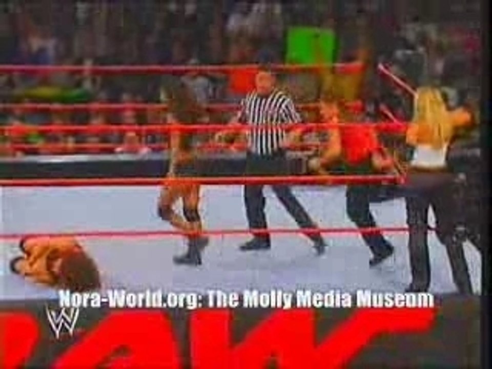 Trish, Gail & Molly vs Victoria, Nidia & Stacy