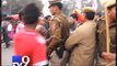 Delhi police beats students protesting outside RSS office in Delhi - Tv9 Gujarati