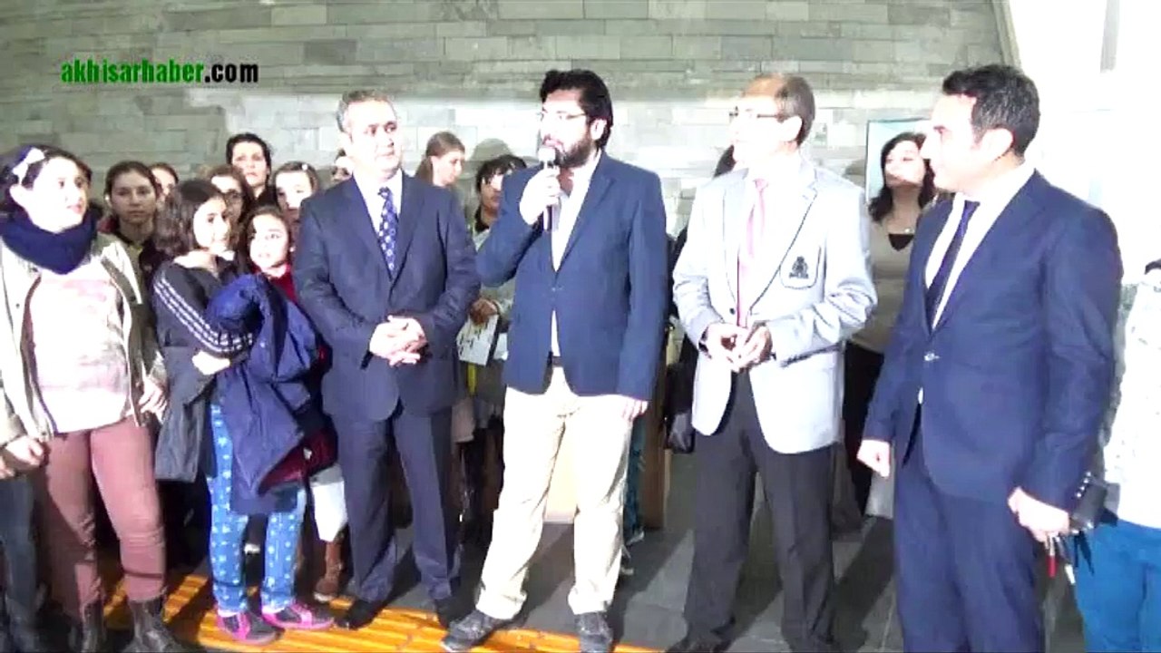 Akhisar Belediyesi Sanat Atölyesi Karikatür Atölyesi 5. Yıl Sergisi