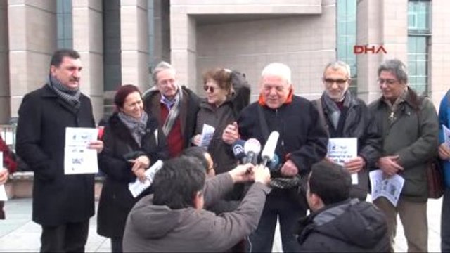 Adliye Önünde Can Dündar ve Erdem Gül'e Destek Açıklaması...