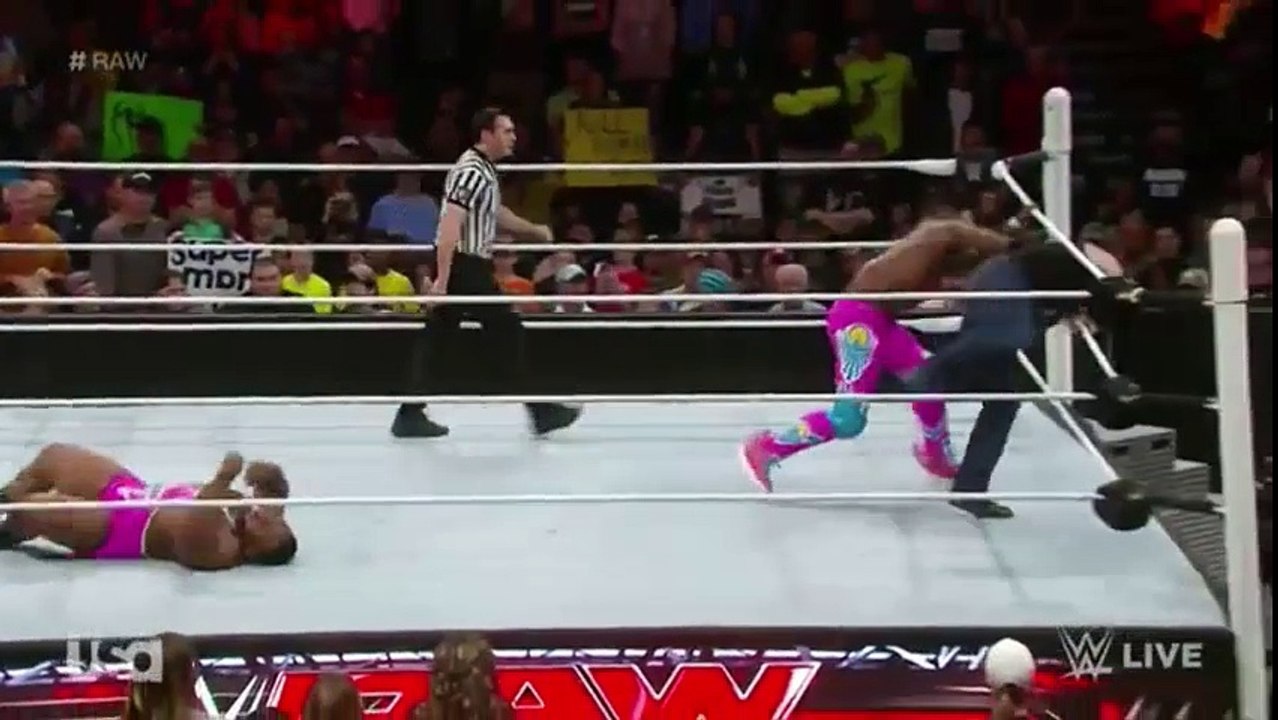 Roman Reigns & Dean Ambrose vs. The New Day - WWE Raw 1/2/2016