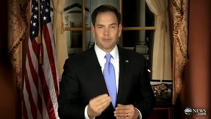 Marco Rubio s'arrête pour boire en direct