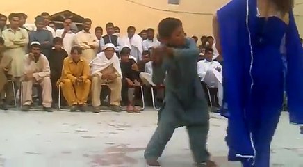 Dr Aima Khan-اس چھوٹے سے لڑکے کے کام دیکھیں