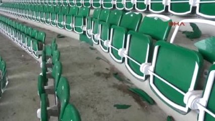 Antalyaspor Taraftarı Koltukları Kırdı Klozetleri Parçaladı
