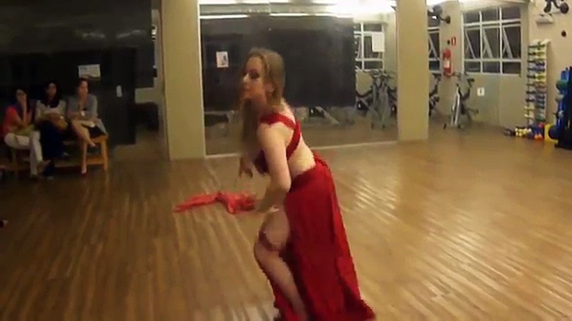 مش صافيناز .رقص شرقي مصري .Hot Belly Dance (30)