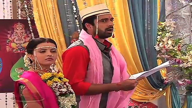 Iss Pyaar Ko Kya Naam Doon Ek Baar Phir Offscreen