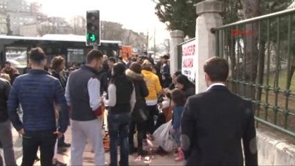 Sütlüce'de Kamyonetle Belediye Otobüsü Çarpıştı