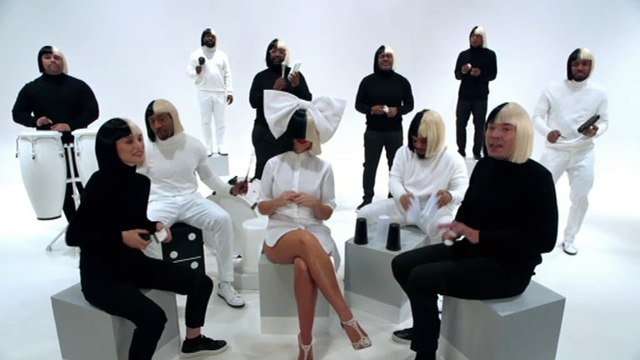 Natalie Portman, Sia et Jimmy Fallon chantent Iko, Iko avec The Roots - The Tonight Show du 29/01/16