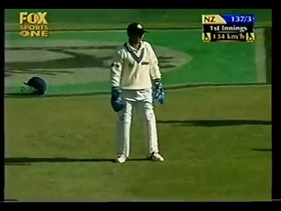 FUNNY Batsman Swing the Bat in the Air Funniest incident ever LO(1)