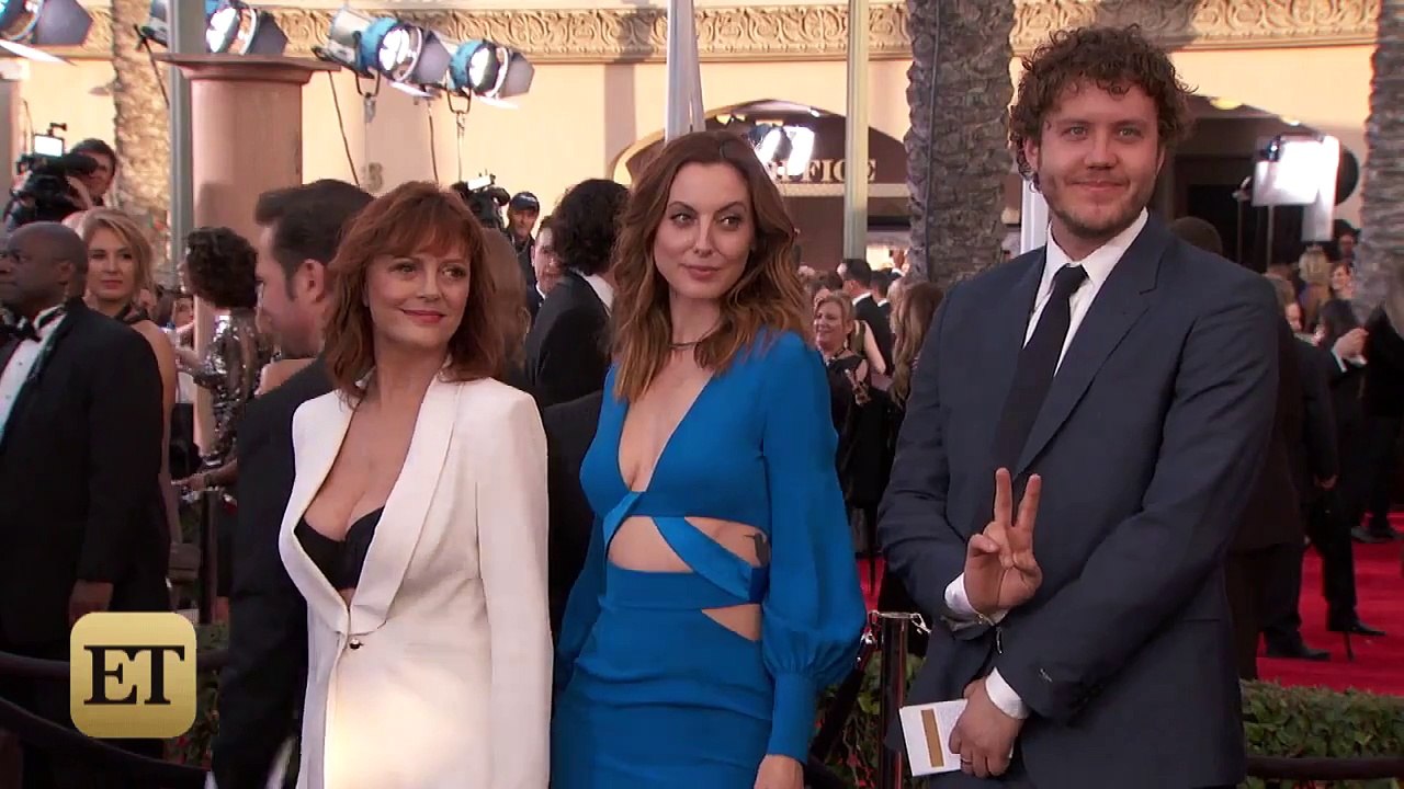 Kate Winslet Cant Keep Her Hands Off Susan Sarandons Cleavage: See The Pic!