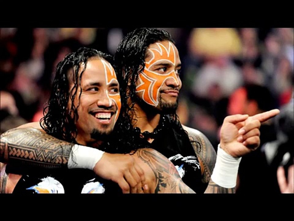 WWE Monday Night RAW 16/11/15 Team Reigns vs Team Rollins Survivor Series match