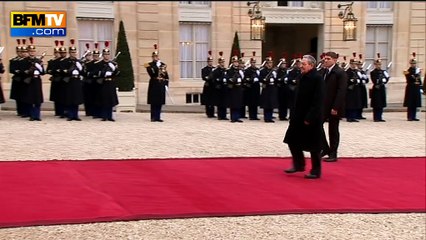 Raul Castro accueilli avec les honneurs à l’Élysée