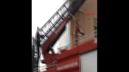 Nusaybin'de PKK'lılar Eski Hastaneyi Ateşe Verdi